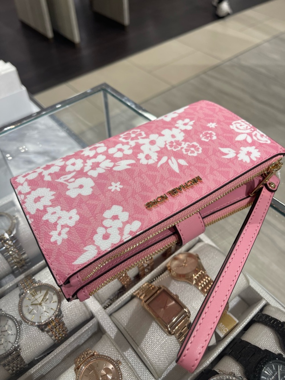 MICHAEL KORS JST Lg Double Zip Printed Signature Logo Wristlet Wallet
Carnation - Picture 7 of 16